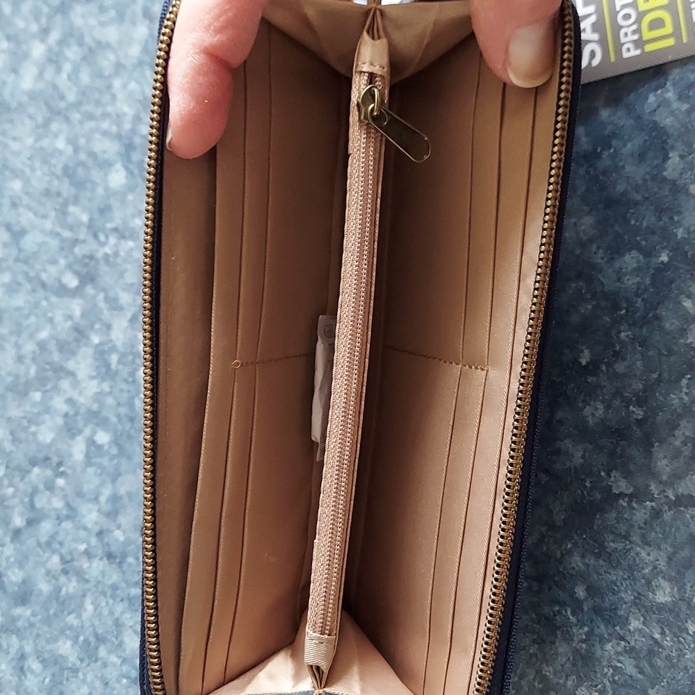 Travelon wallet - Picture 6 of 6